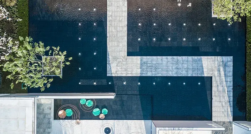 Underwater Lighting Decoration Arrangement for the Fountain Outside of Shopping Mall